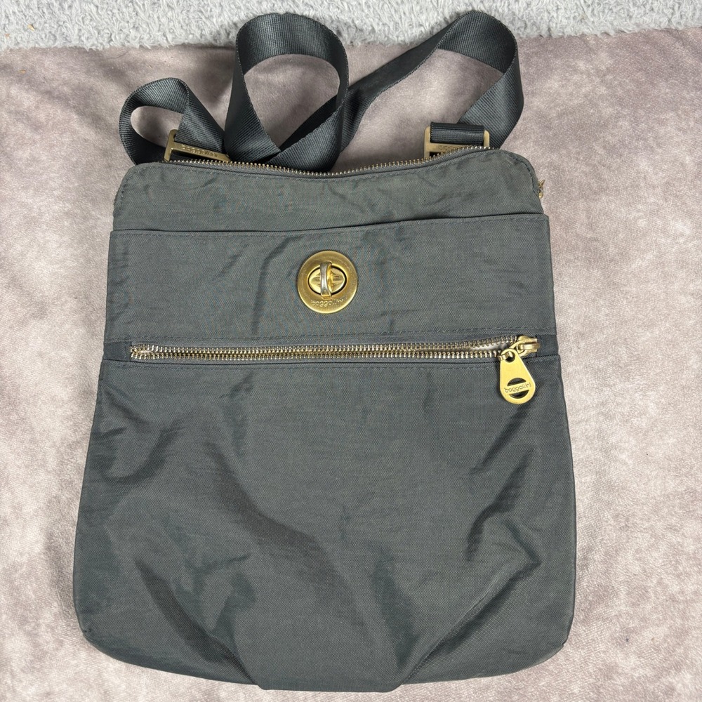 Baggallini Crossbody Bag Womens Medium Gray Nylon Everyday Travel Gold Hardware